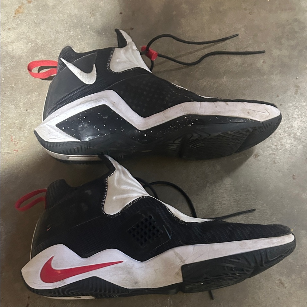 Nike Black and White Athletic Shoes with Red Accents - Picture 3 of 5